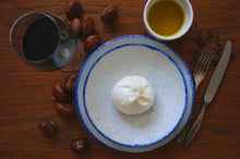 Załaduj obraz do przeglądarki galerii, Burrata - Bianca Mozzarella
