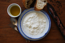 Załaduj obraz do przeglądarki galerii, Stracciatella - Bianca Mozzarella
